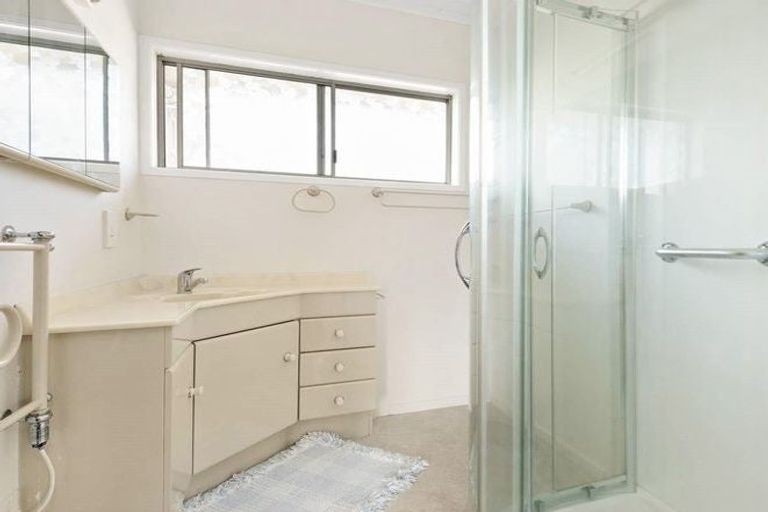 Photo of property in 2/25 Mccrystal Avenue, Bucklands Beach, Auckland, 2012