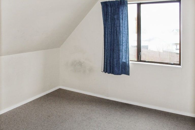 Photo of property in 18 Peter Hall Drive, Kelvin Grove, Palmerston North, 4414