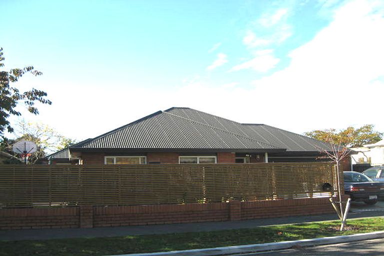 Photo of property in 42 Garreg Road, Bryndwr, Christchurch, 8052