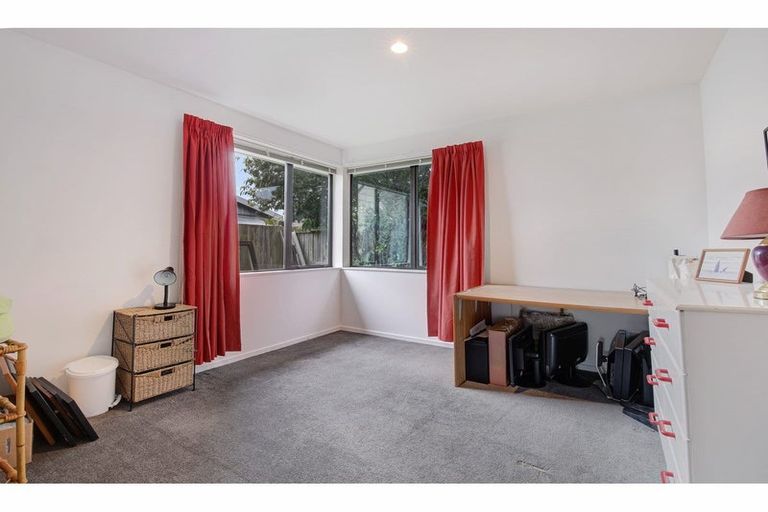 Photo of property in 22 Briarmont Street, Avondale, Christchurch, 8061
