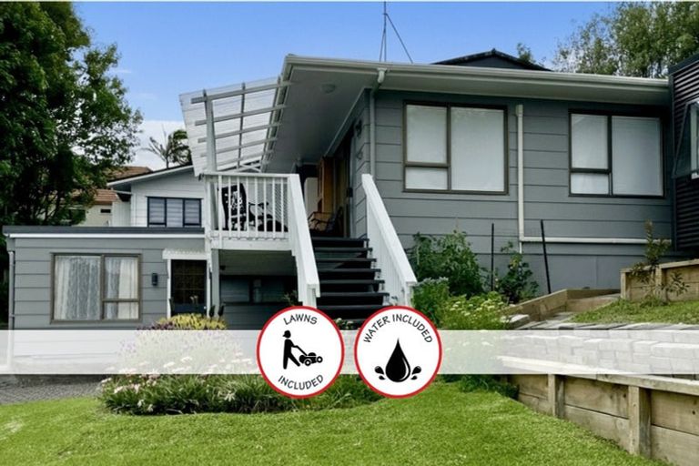 Photo of property in 1/3 Leith Way, Rothesay Bay, Auckland, 0630