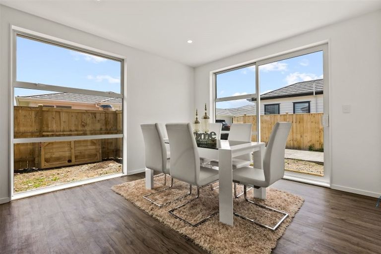 Photo of property in 17 Leatherwood Road, Takanini, 2110