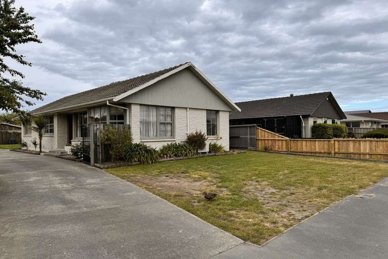 Photo of property in 461 Mairehau Road, Parklands, Christchurch, 8083