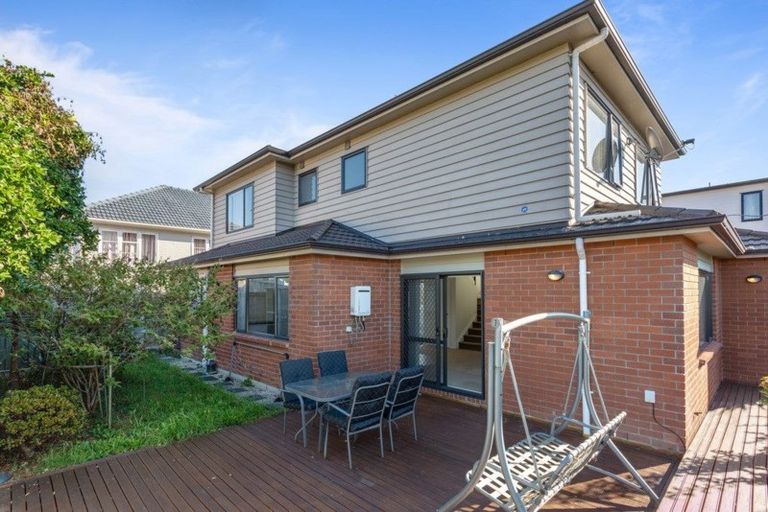 Photo of property in 3155a Great North Road, New Lynn, Auckland, 0600