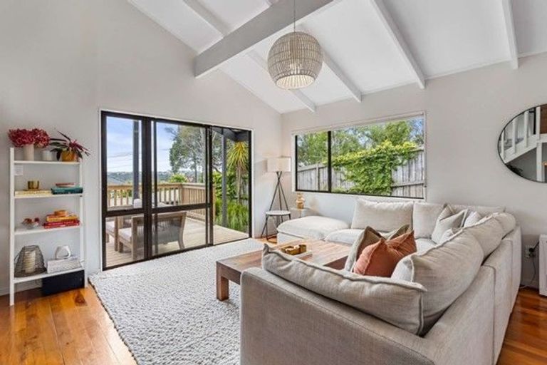 Photo of property in 2/4 Catrina Avenue, Birkenhead, Auckland, 0626