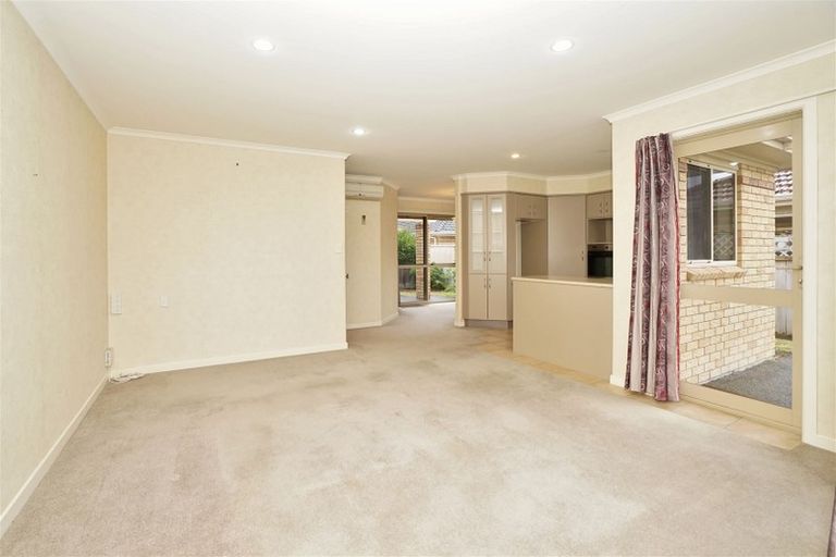 Photo of property in 20 Sovereign Isle Lane, Rototuna, Hamilton, 3210