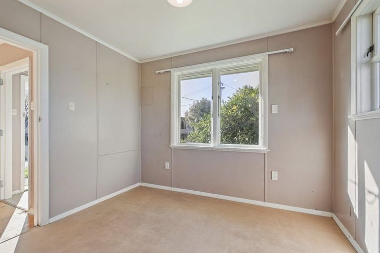 Photo of property in 6 Netley Place, Aranui, Christchurch, 8061