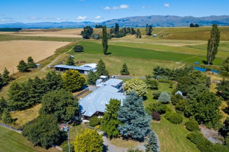 Photo of property in 67 Springs Road, Hornby, Christchurch, 8042