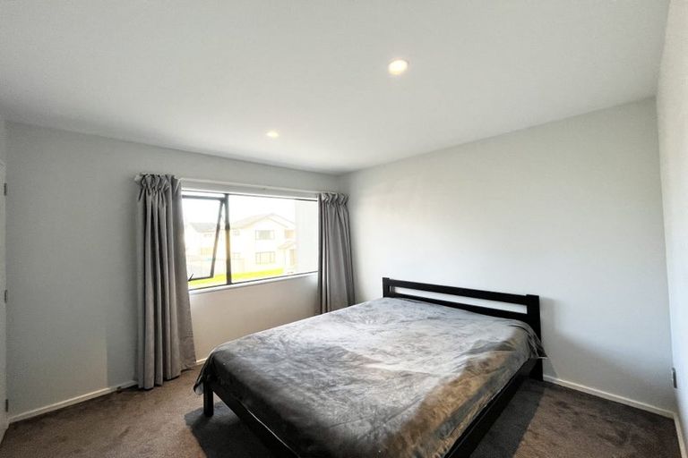 Photo of property in 42 Bordeaux Parade, Te Atatu South, Auckland, 0610