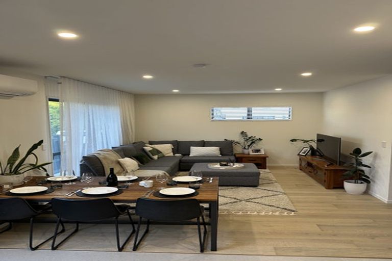 Photo of property in 48a Portadown Avenue, Pakuranga Heights, Auckland, 2010