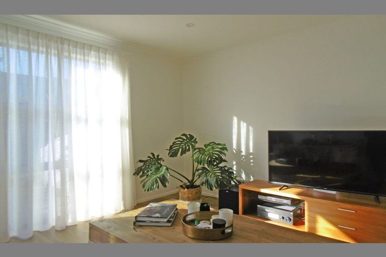 Photo of property in 7 Mollusc Road, Hobsonville, Auckland, 0616