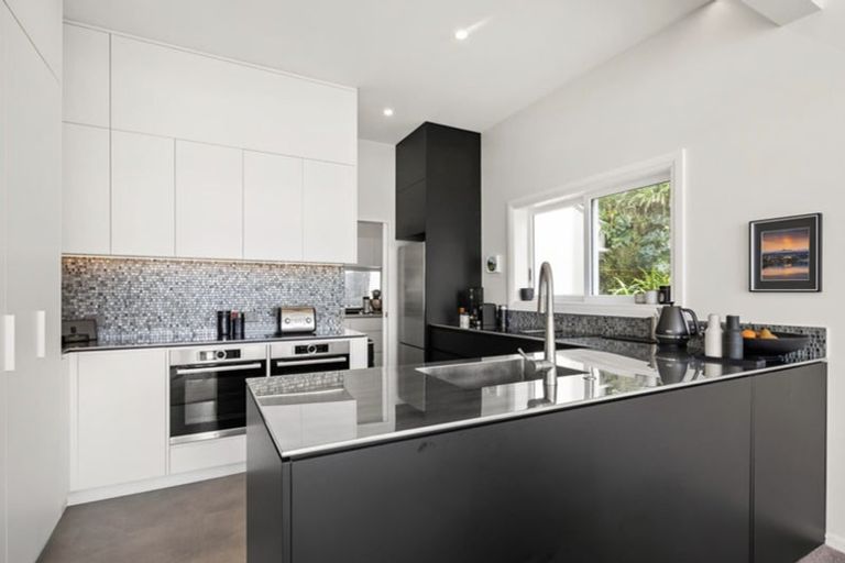 Photo of property in 8 Hay Street, Oriental Bay, Wellington, 6011