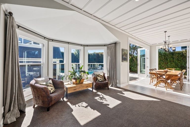Photo of property in 9 Tui Glen Road, Birkenhead, Auckland, 0626