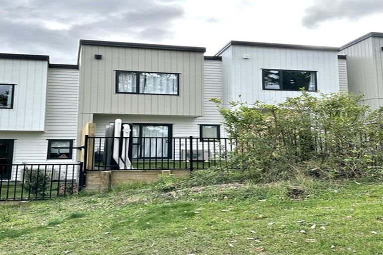 Photo of property in 6/60 Kemp Road, Massey, Auckland, 0614