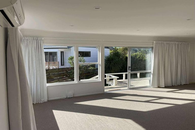 Photo of property in 125a Rosario Crescent, Red Beach, 0932
