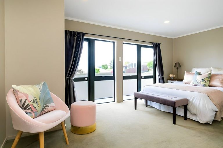 Photo of property in 84 Churchill Drive, Taradale, Napier, 4112