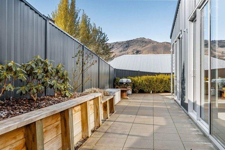 Photo of property in 53a Molyneux Avenue, Cromwell, 9310