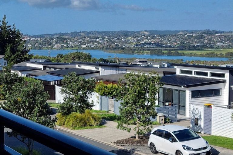 Photo of property in 54 Ascension Crescent, Orewa, 0931