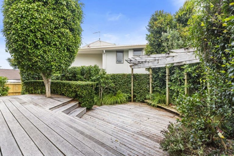 Photo of property in 10 Norman Road, Hauraki, Auckland, 0622