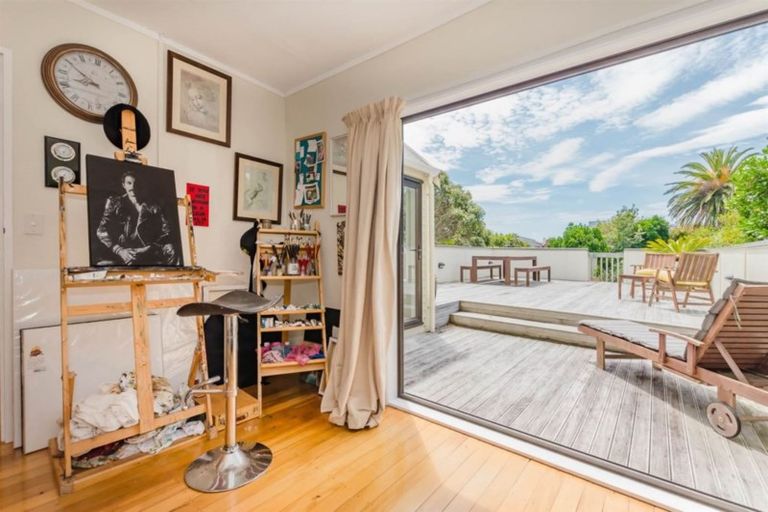 Photo of property in 21 Ocean Road, Paraparaumu Beach, Paraparaumu, 5032