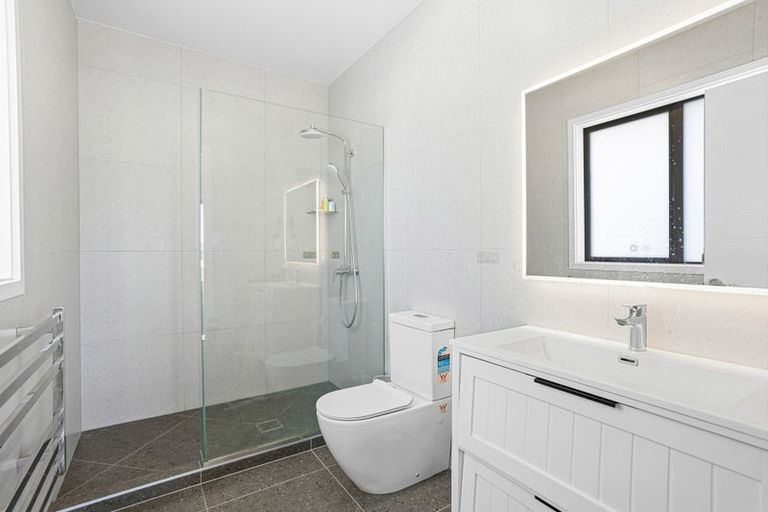 Photo of property in 11 Pacific Heights Road, Orewa, 0931