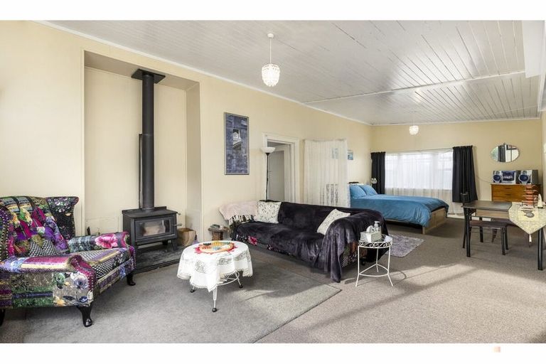 Photo of property in 9 Waimate Highway, Makikihi, Waimate, 7978