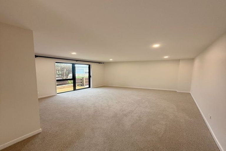 Photo of property in 73 Hutchinsons Road, Bucklands Beach, Auckland, 2014