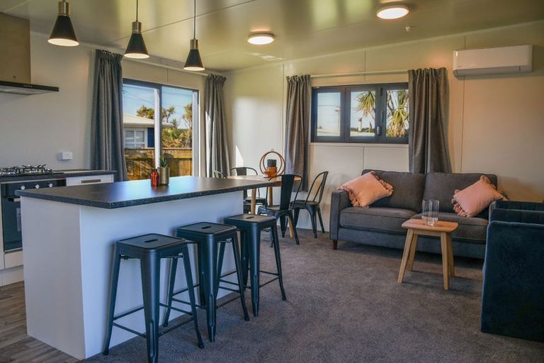 Photo of property in 52 Nash Parade, Foxton Beach, Foxton, 4815