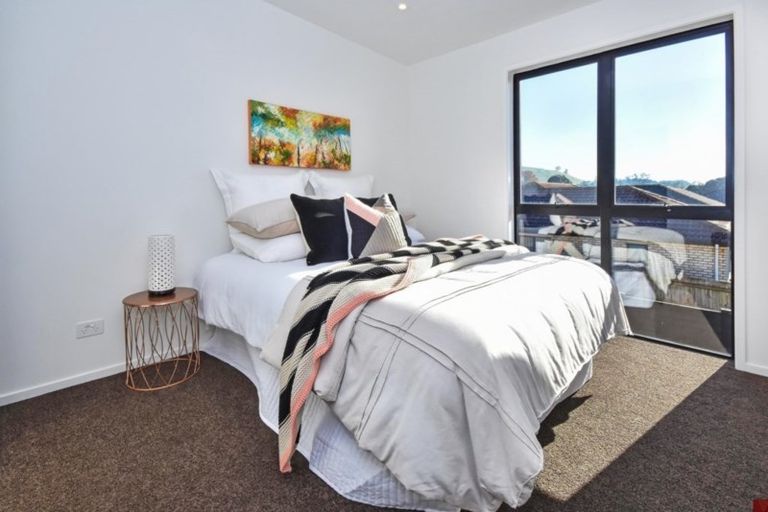 Photo of property in 24 Tapuwae Way, Mangere Bridge, Auckland, 2022