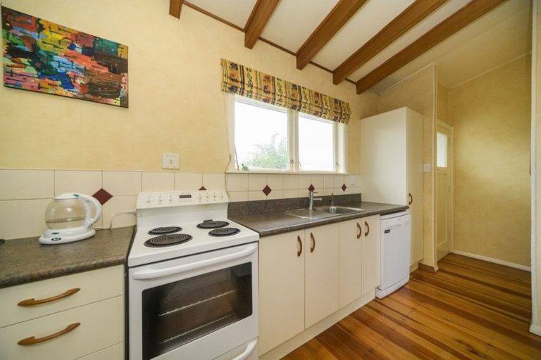 Photo of property in 38 Holdsworth Avenue, Milson, Palmerston North, 4414