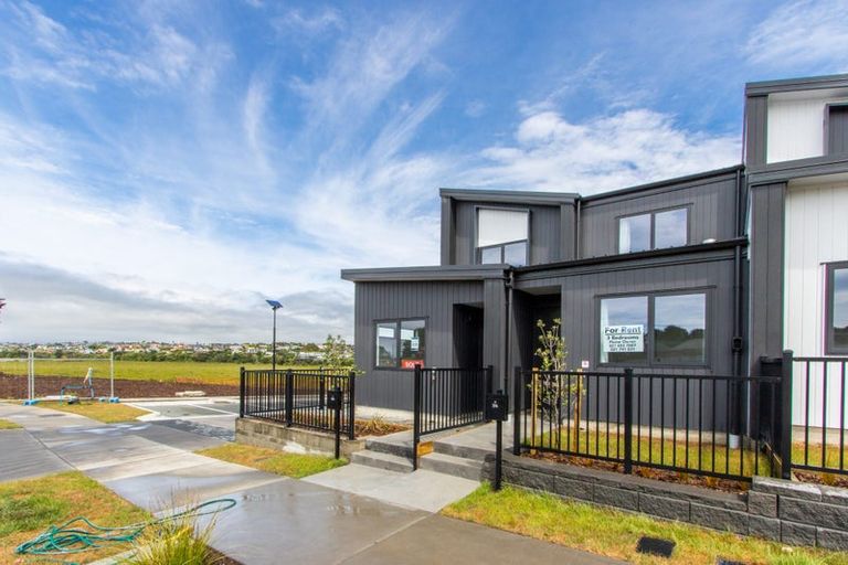 Photo of property in 7/4 Limestone Drive, Hobsonville, Auckland, 0616