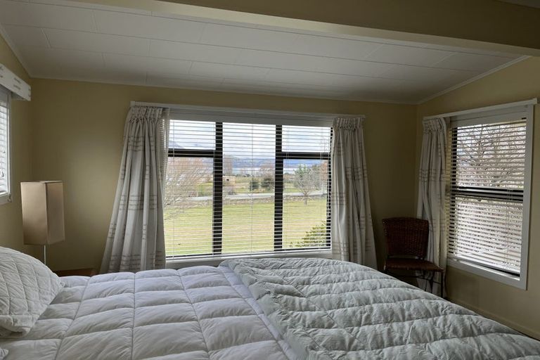 Photo of property in 261 Beacon Point Road, Wanaka, 9305
