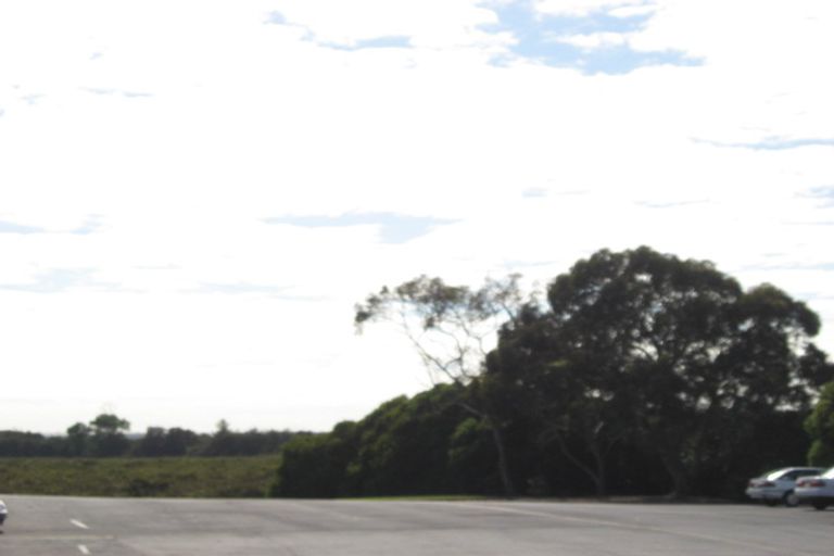 Photo of property in 2/33 Kiwi Esplanade, Mangere Bridge, Auckland, 2022