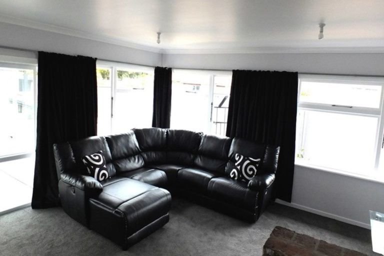 Photo of property in 124 Springs Road, Hornby, Christchurch, 8042