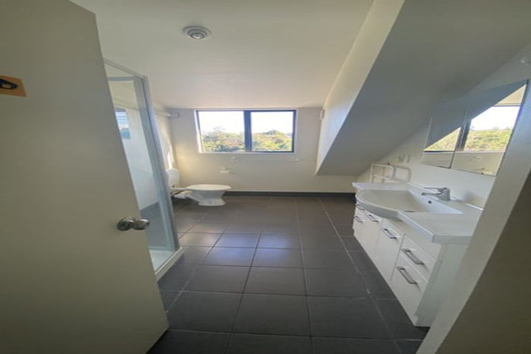Photo of property in 20/1 Melview Place, New Lynn, Auckland, 0600