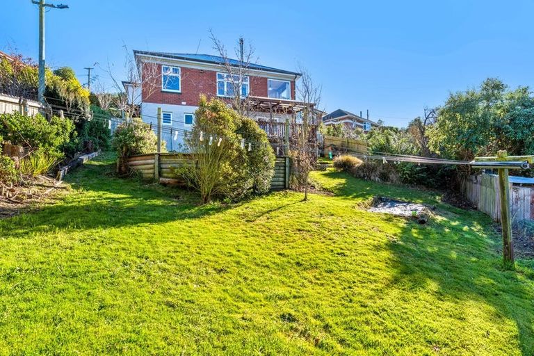 Photo of property in 127 Forfar Street, Clyde Hill, Dunedin, 9011