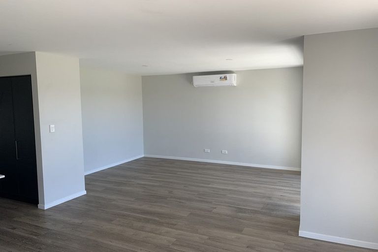 Photo of property in 9 Irving Place, Hobsonville, Auckland, 0616