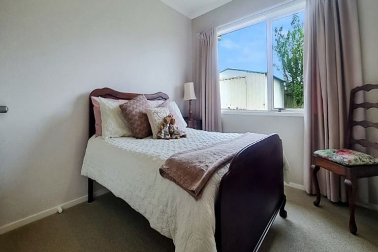 Photo of property in 44 Phillips Street, Sanson, 4817