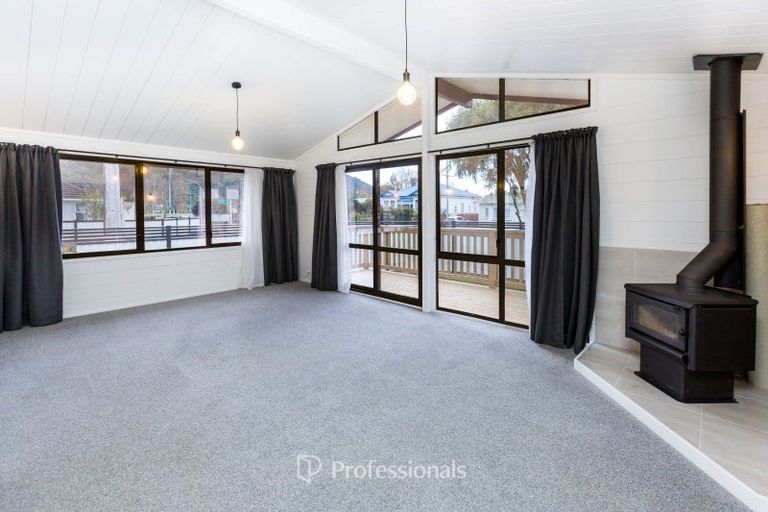Photo of property in 99 Gibbons Street, Ebdentown, Upper Hutt, 5018
