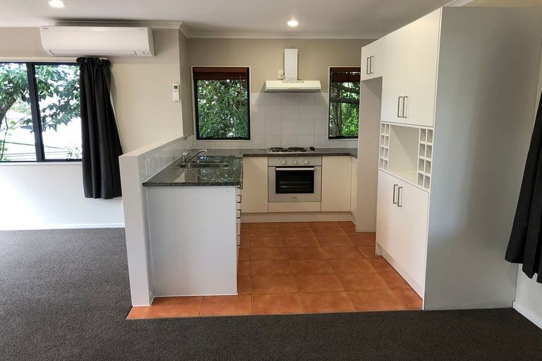 Photo of property in 42 Pisces Road, Glen Eden, Auckland, 0602