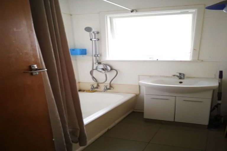 Photo of property in 3/104 Hinau Street, Riccarton, Christchurch, 8041