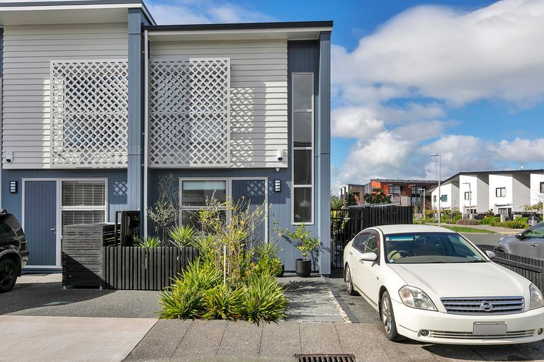 Photo of property in 24 Rangihina Road, Hobsonville, Auckland, 0616