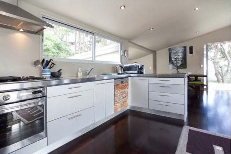 Photo of property in 134 Lone Kauri Road, Karekare, New Lynn, 0772