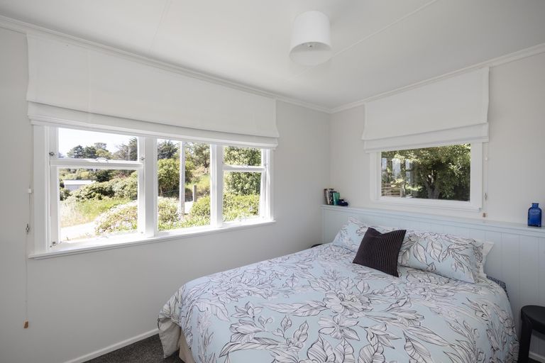 Photo of property in 6 Bride Street, Moeraki, 9482
