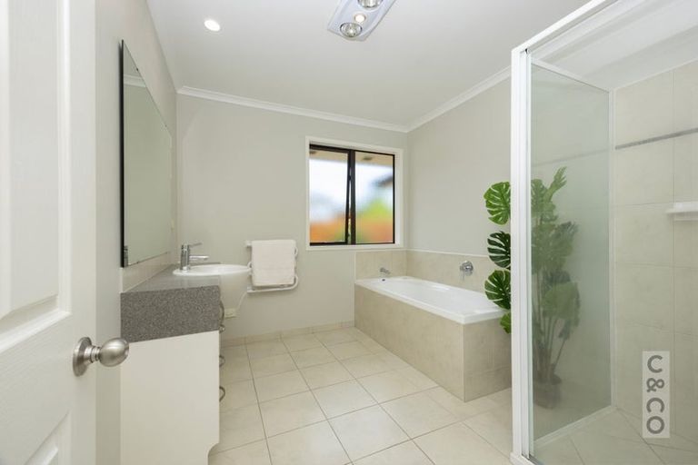 Photo of property in 2 Orchard Lane, Huapai, Kumeu, 0810