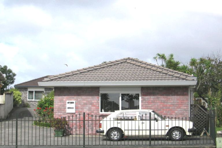Photo of property in 75 Edmonton Road, Henderson, Auckland, 0612