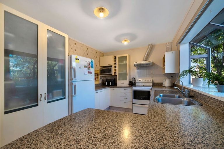 Photo of property in 2/62 Granville Drive, Massey, Auckland, 0614