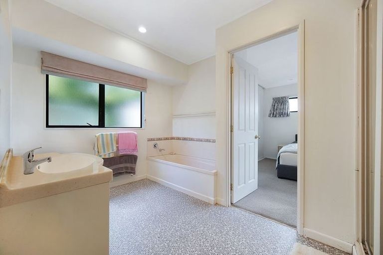 Photo of property in 1/12 Beatrice Avenue, Hillcrest, Auckland, 0627