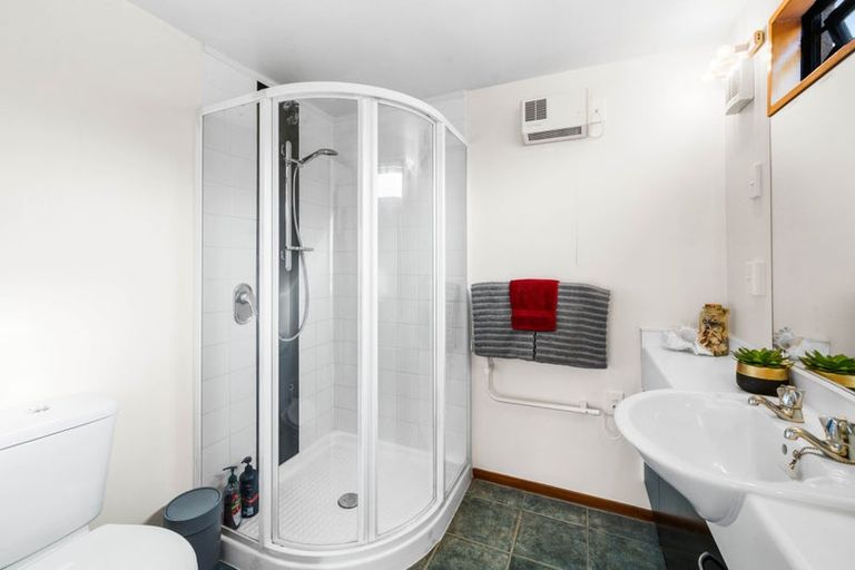 Photo of property in 140 Memorial Avenue, Burnside, Christchurch, 8053