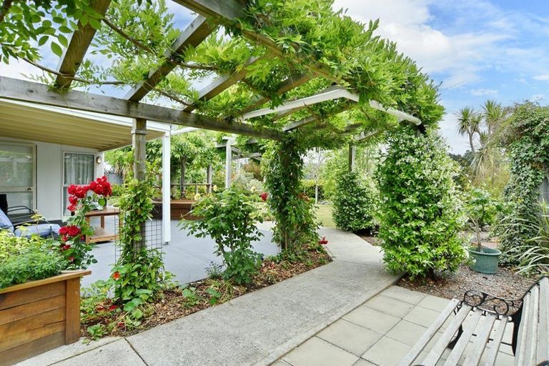 Photo of property in 28 Grierson Avenue, Amberley, 7481